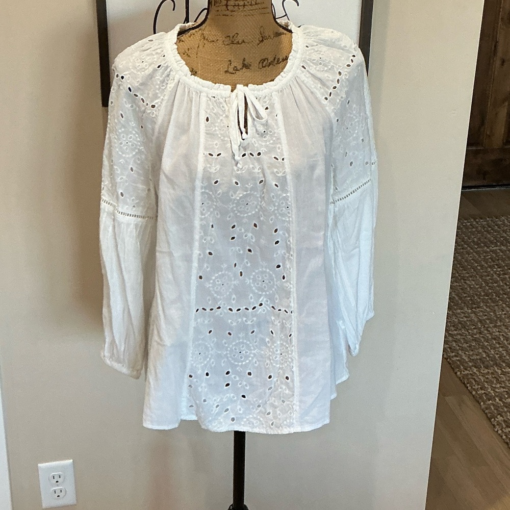 Old Navy White Embroidered Blouse